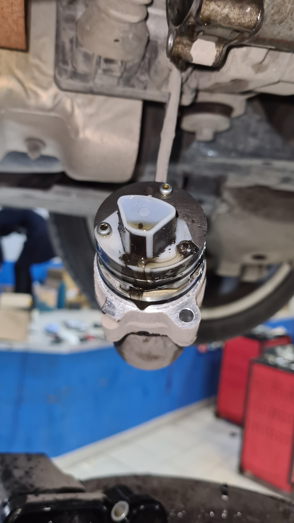 Замена масла в халдексе на 45к км — Volvo S90 (2G), 2 л, 2018 года ...