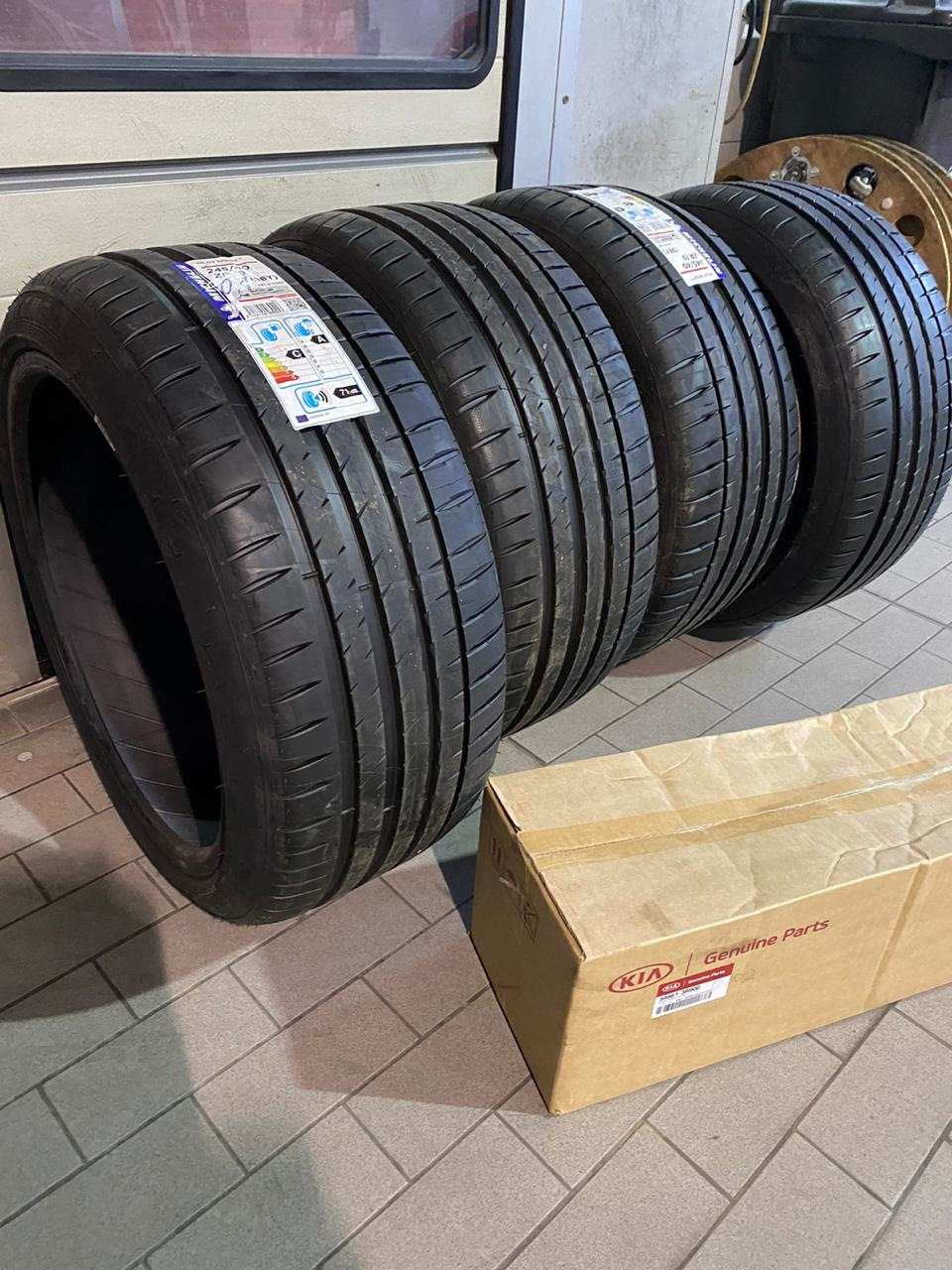 245 45 r19 michelin. Мишлен Pilot Sport 4 245 45 19. Резина Мишлен пилот спорт 4 245/40/19. Michelin power3 245/45-17.