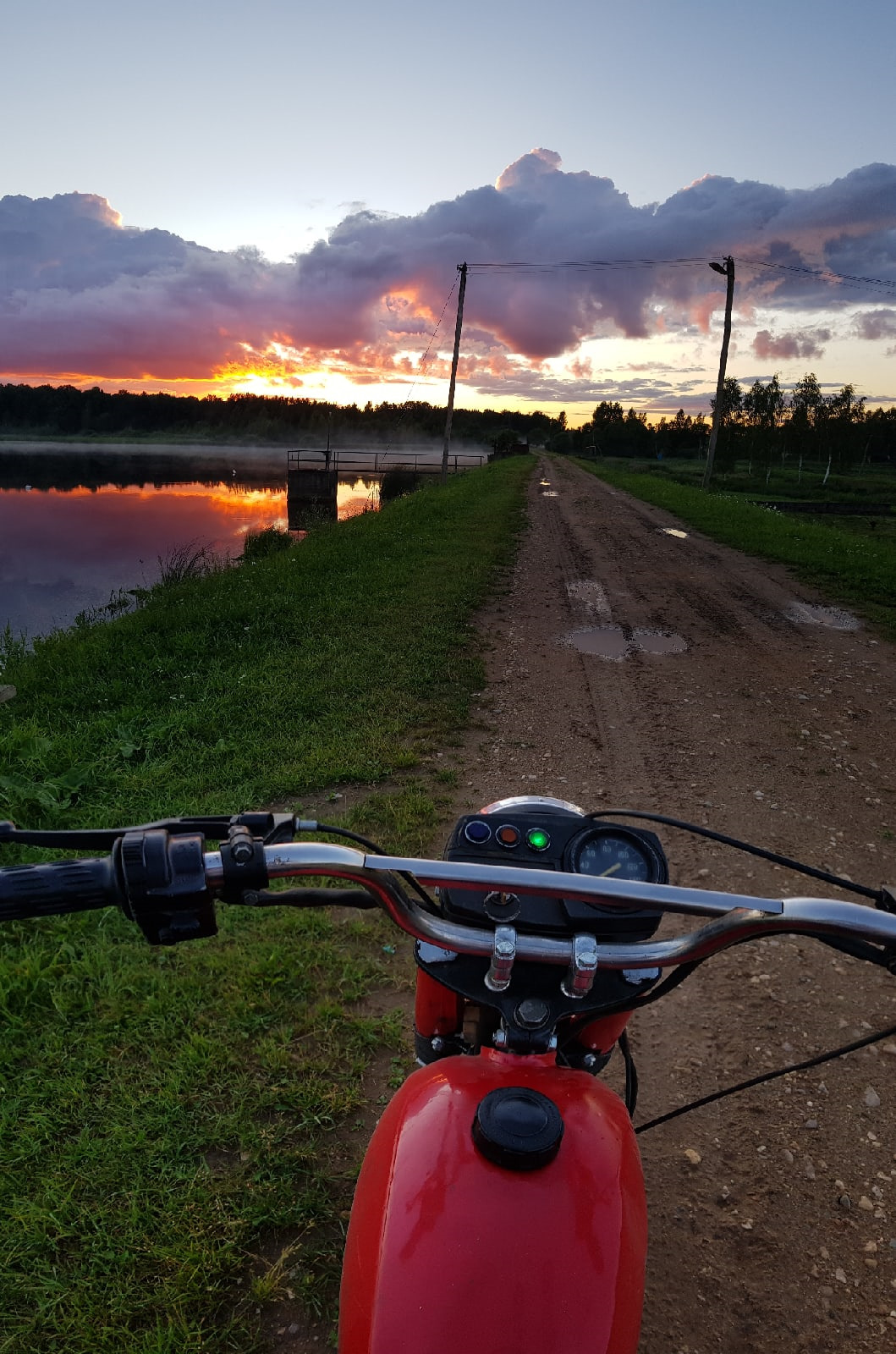 Мотоцикл лето закат