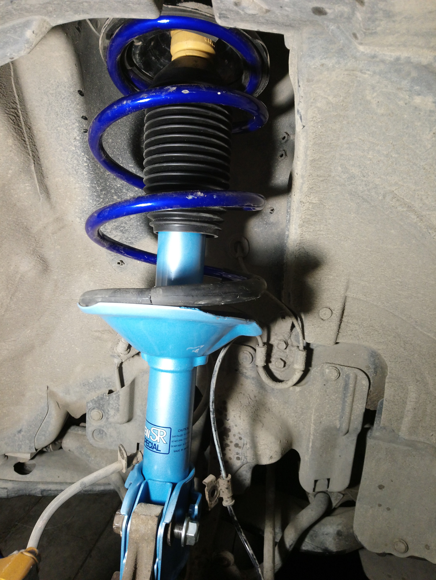 Установка стоек KYB New SR, и пружин KYB Lowfer Sports на Forester SG ...