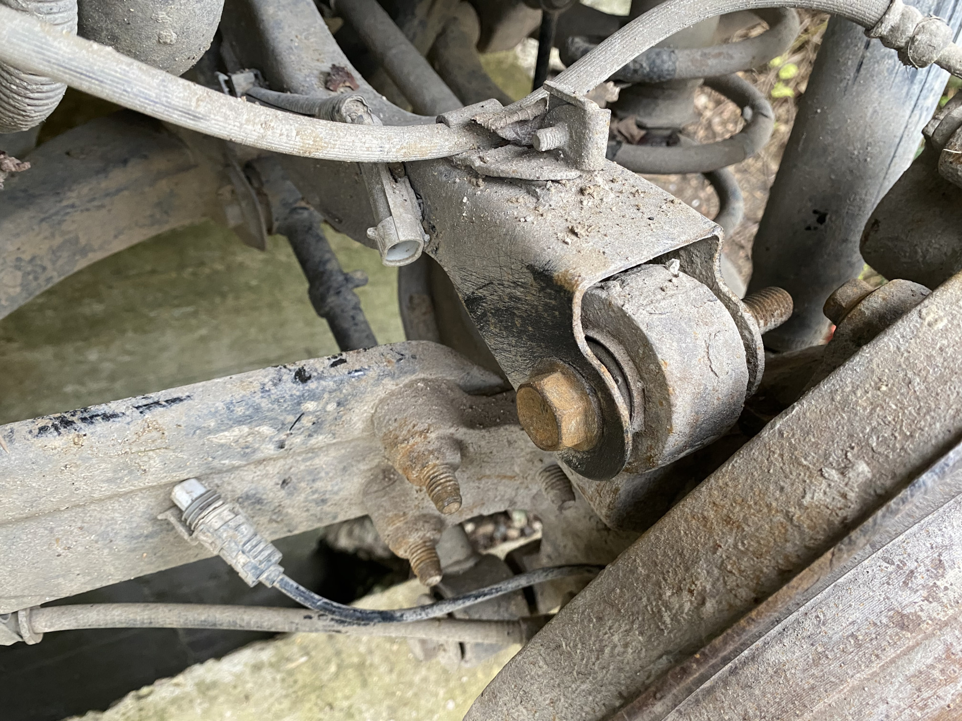 Замена сальника в редукторе задних колес — Chevrolet Captiva (1G), 3,2 ...