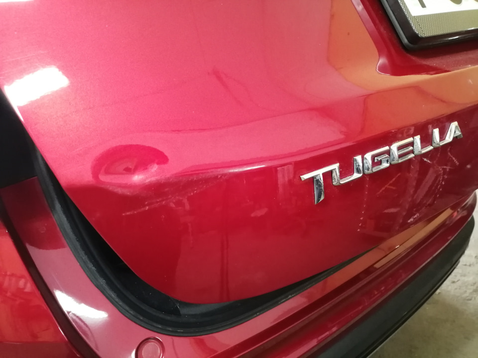 Вмятина на крышке багажника GEELY TUGELLA. Выполняем ремонт без ...