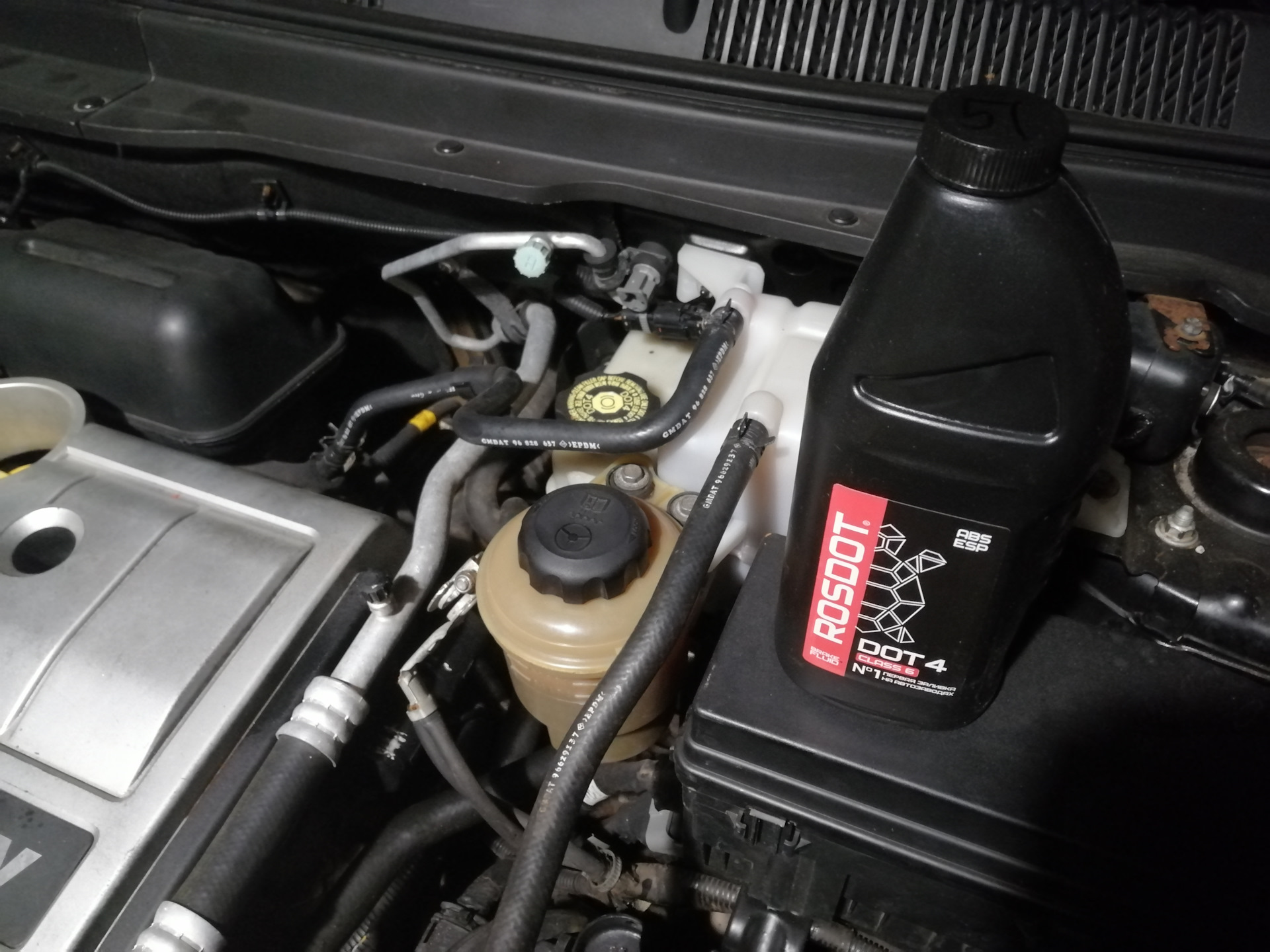 Как заменить тормозную жидкость в Chevrolet Captiva — Chevrolet Captiva ...