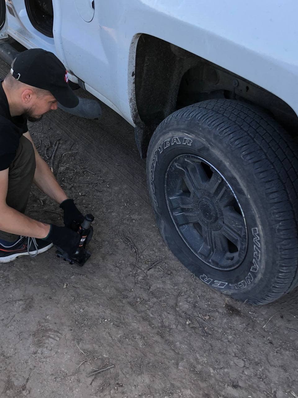 Kumho(Marshal) Road venture AT51 на 17-тых дисках — Chevrolet Silverado  (K2XX), 5,3 л, 2016 года | шины | DRIVE2