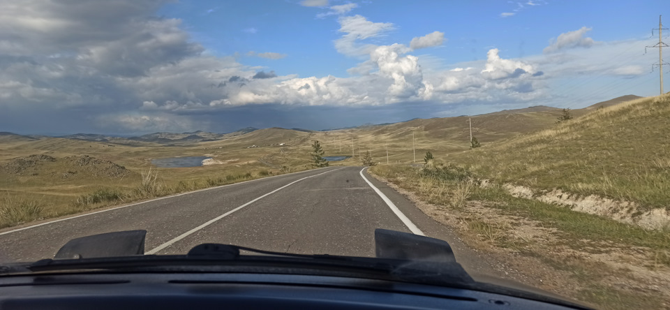 За эти 55 км природа уж очень изменилась. От Тайги и степей до гор, озёр, и просто очень красивых мест. — Mazda 323 IV