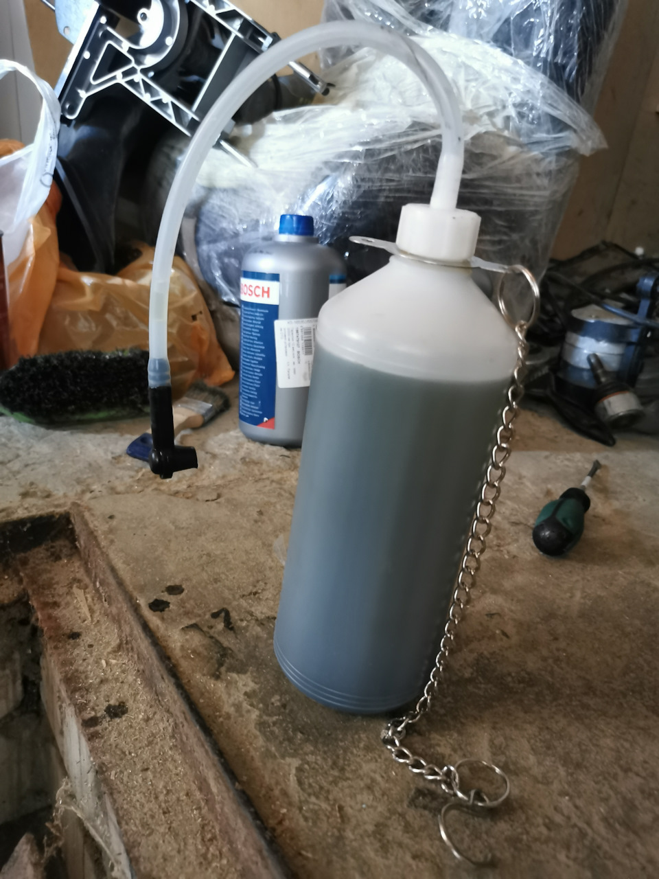 Отработанная тормозная жидкость — BMW 7 series (E65/E66)