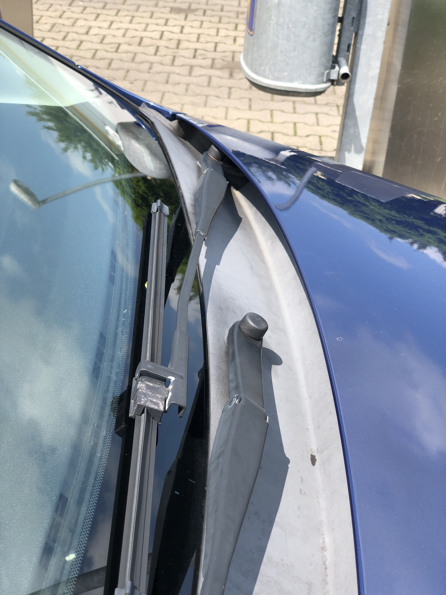 Заглушки на болты дворников — Ford Focus Wagon II, 1,6 л, 2007 года ...
