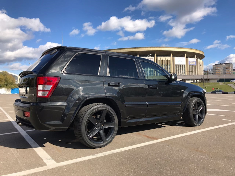 Jeep Grand Cherokee srt8 Silver