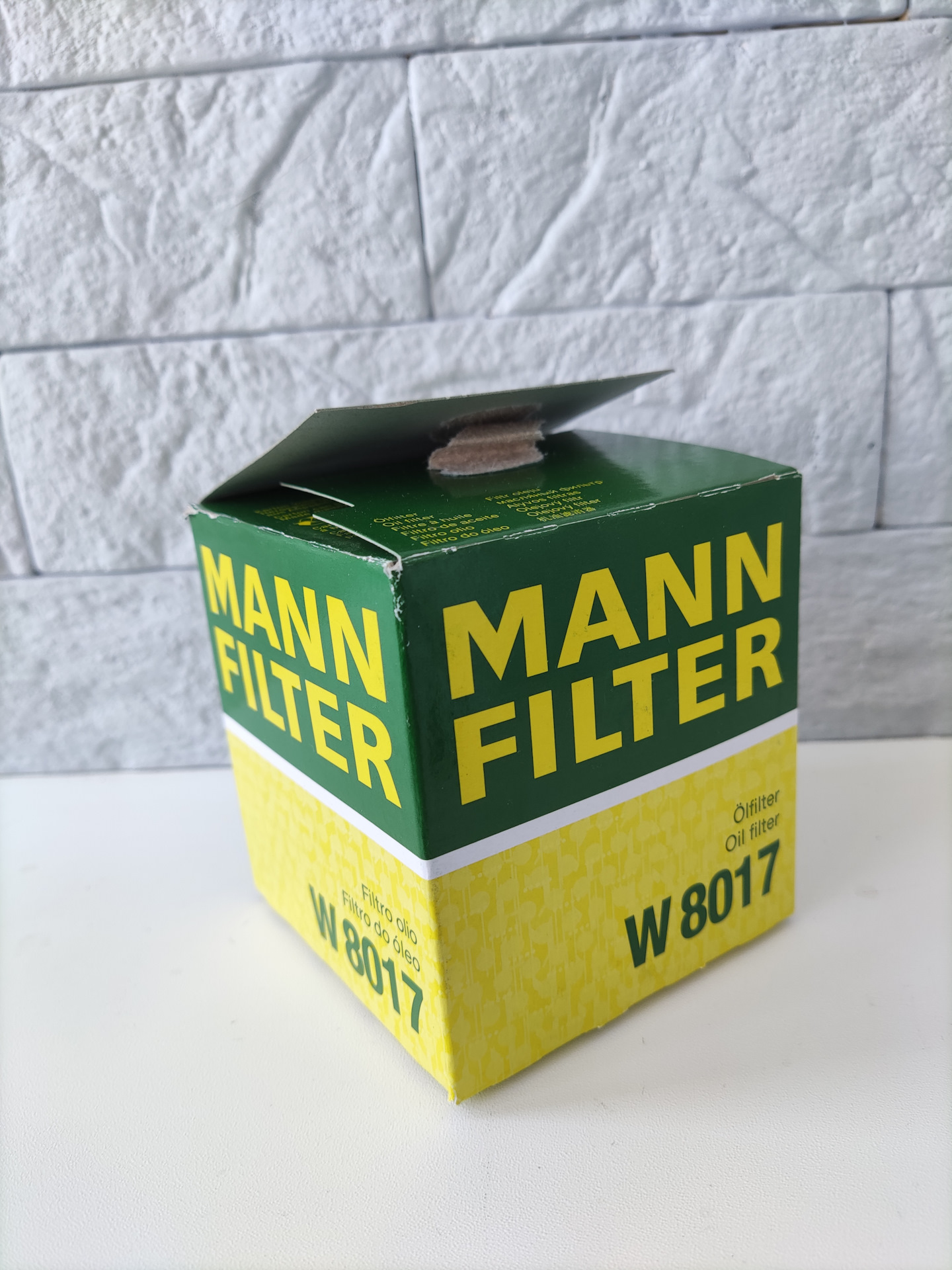 Mann фильтр оригинал. Mann-Filter w 8017. W8017 Mann. Фильтр Mann w8017 в разрезе. Фильтр Манн Киа СИД.