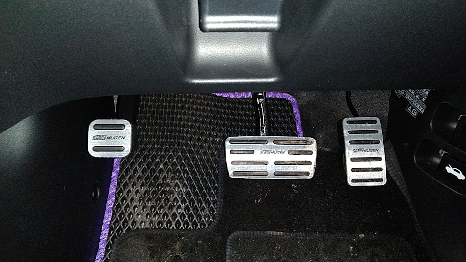 Китайские плюшки (зарядка аккумуляторная, магнит, педали, щётка ...