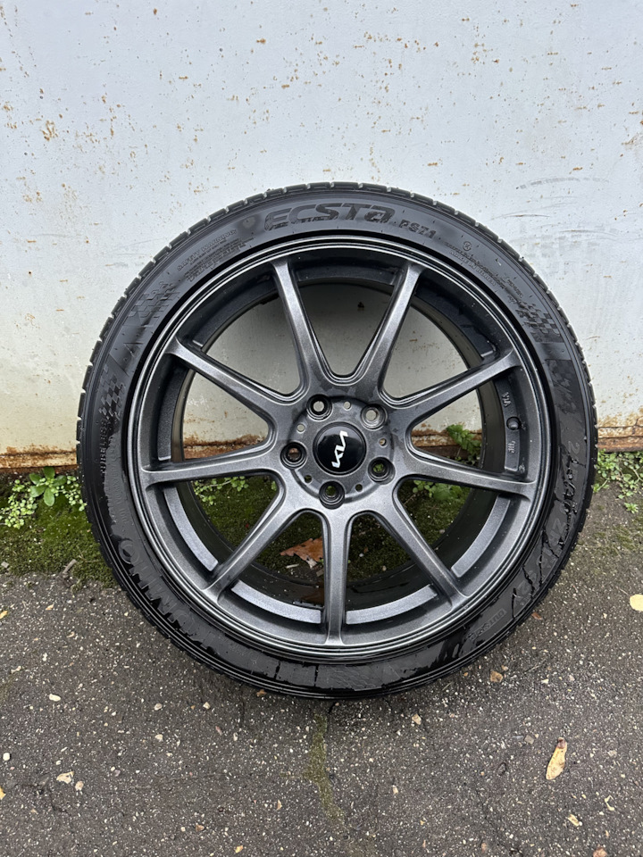 Литые диски Hot Stuff 7,5Jx18 ET55 5x114,3 на KIA Cerato (3G), KIA Ceed ...