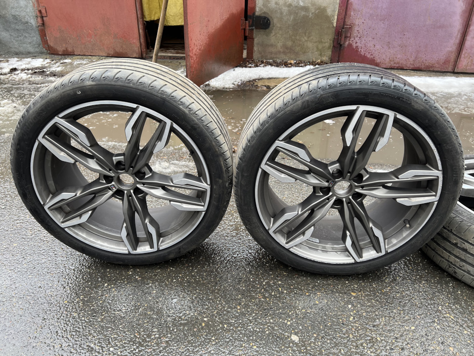 Шины летние Bridgestone 245/40 R21, литые диски BMW 8,5Jx21 ET30 5x112 ...