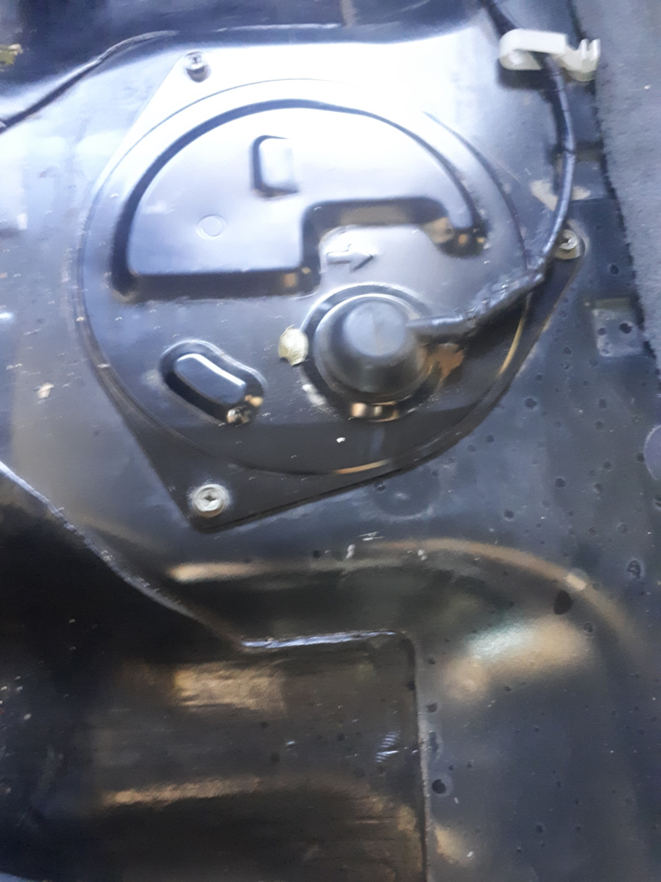 Замена топливного фильтра — Nissan Almera Classic (B10), 1,6 л, 2006 ...