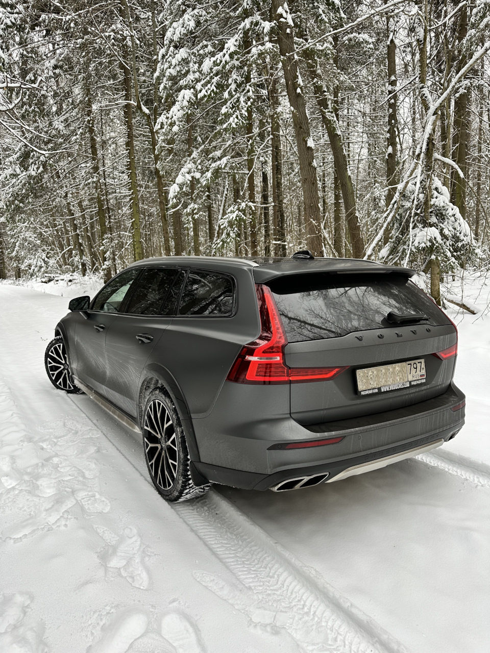 Скупой платит дважды ;( — Volvo V60 Cross Country (2G), 2 л, 2019 года |  колёсные диски | DRIVE2