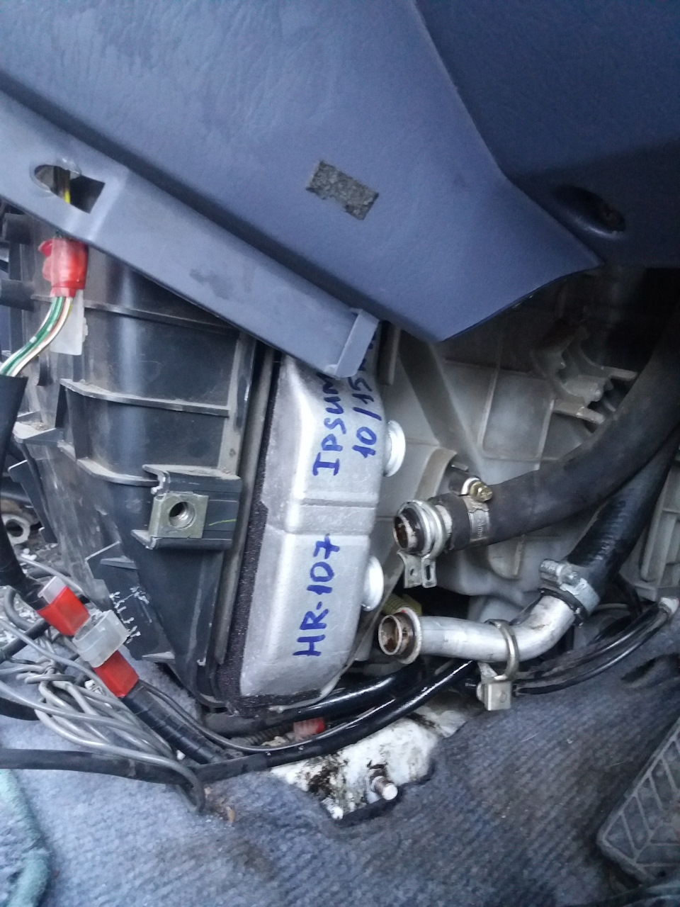 Замена печного радиатора — Toyota Ipsum (10), 2 л, 1996 года | своими ...