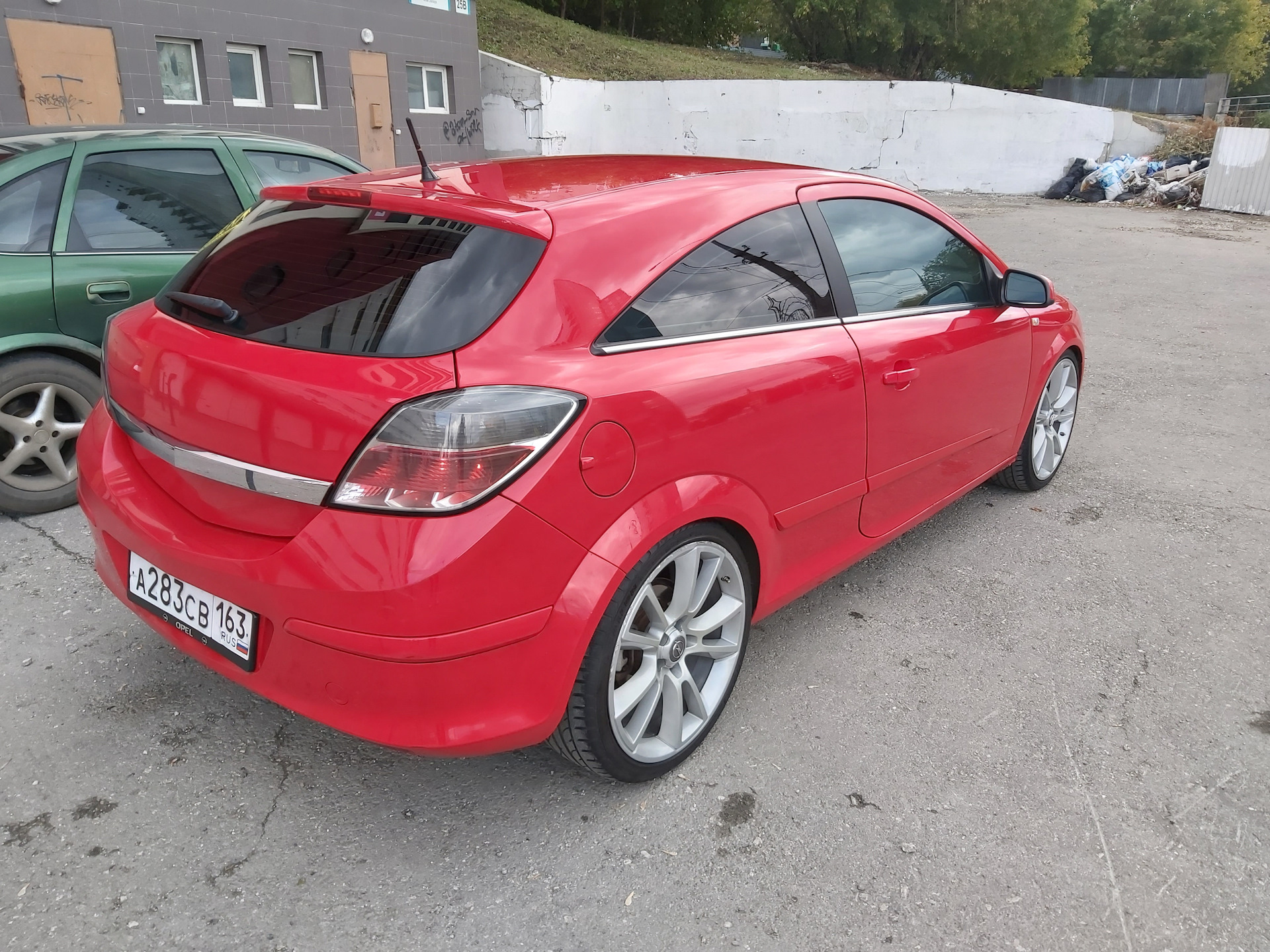 Opel Astra h 2008 красная