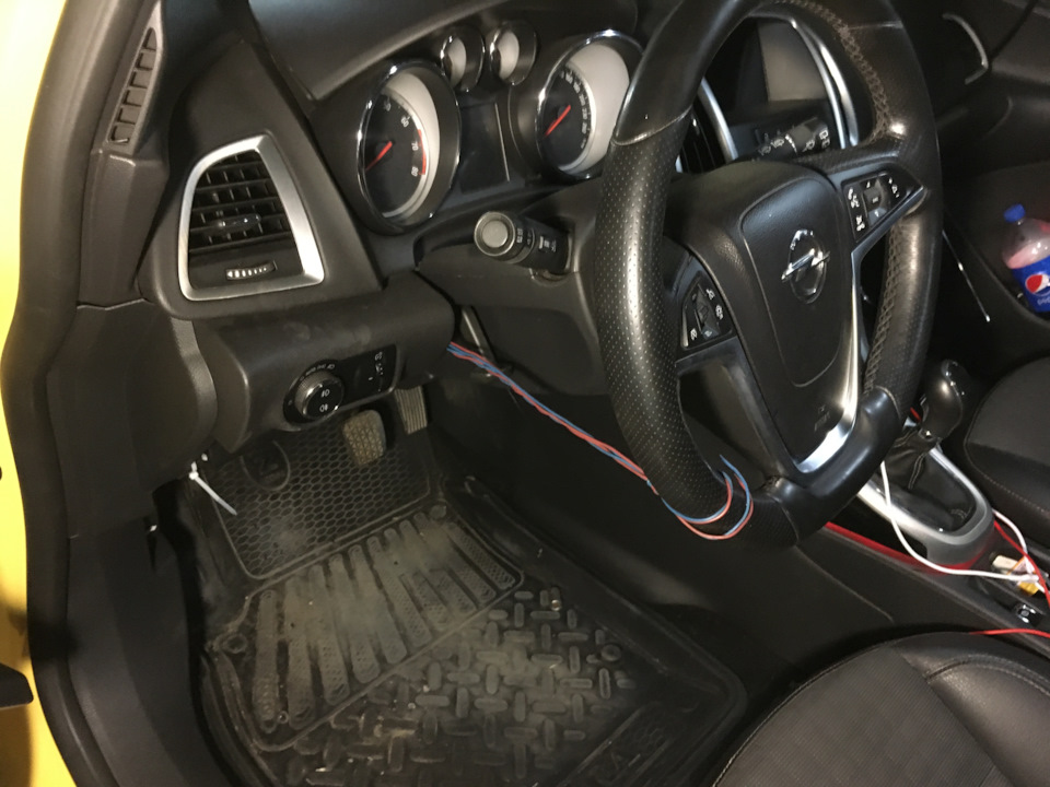 Замена втулки педали сцепления — Opel Astra J GTC, 1,8 л., 2012 года ...