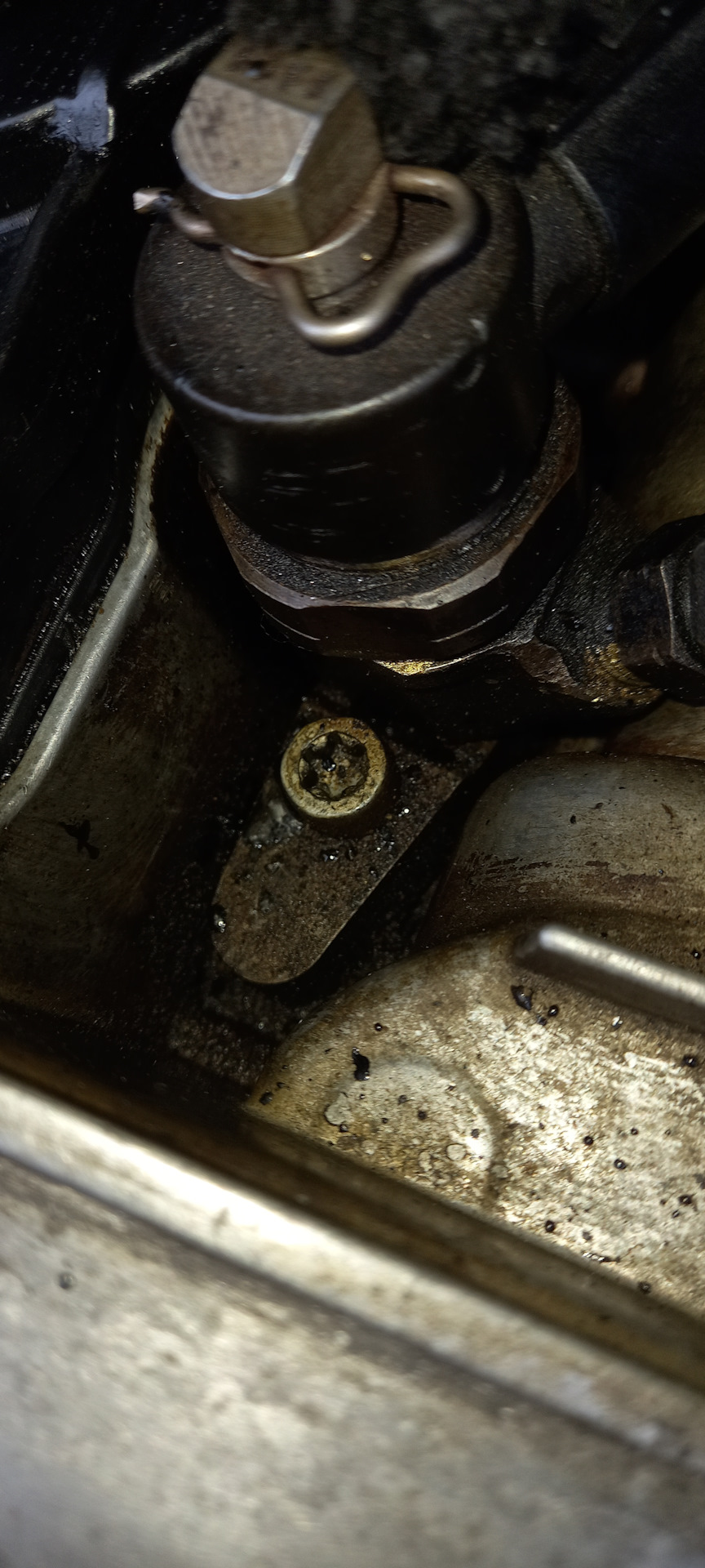 Не заводится на прогретую. — Mercedes-Benz Vito (2G), 2,2 л., 2003 года ...