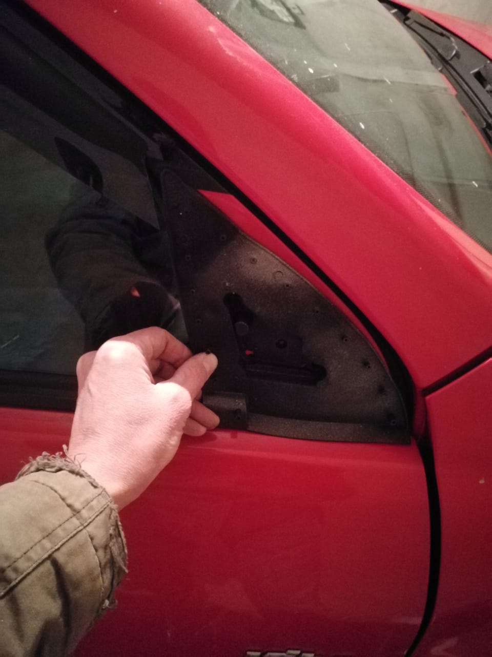 Примерка очень важна. Тут лучше семь раз отмерить — один раз отрезать. — Pontiac Vibe (1G)