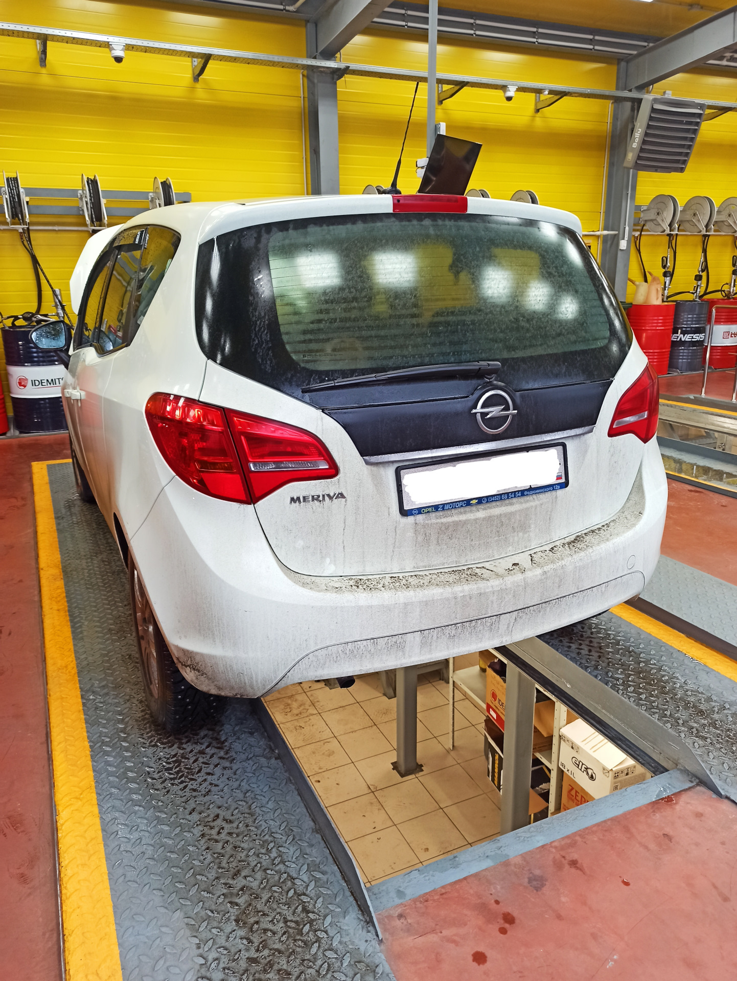 Замена масла Ликви Моли — Opel Meriva (B), 1,4 л, 2013 года | плановое ...