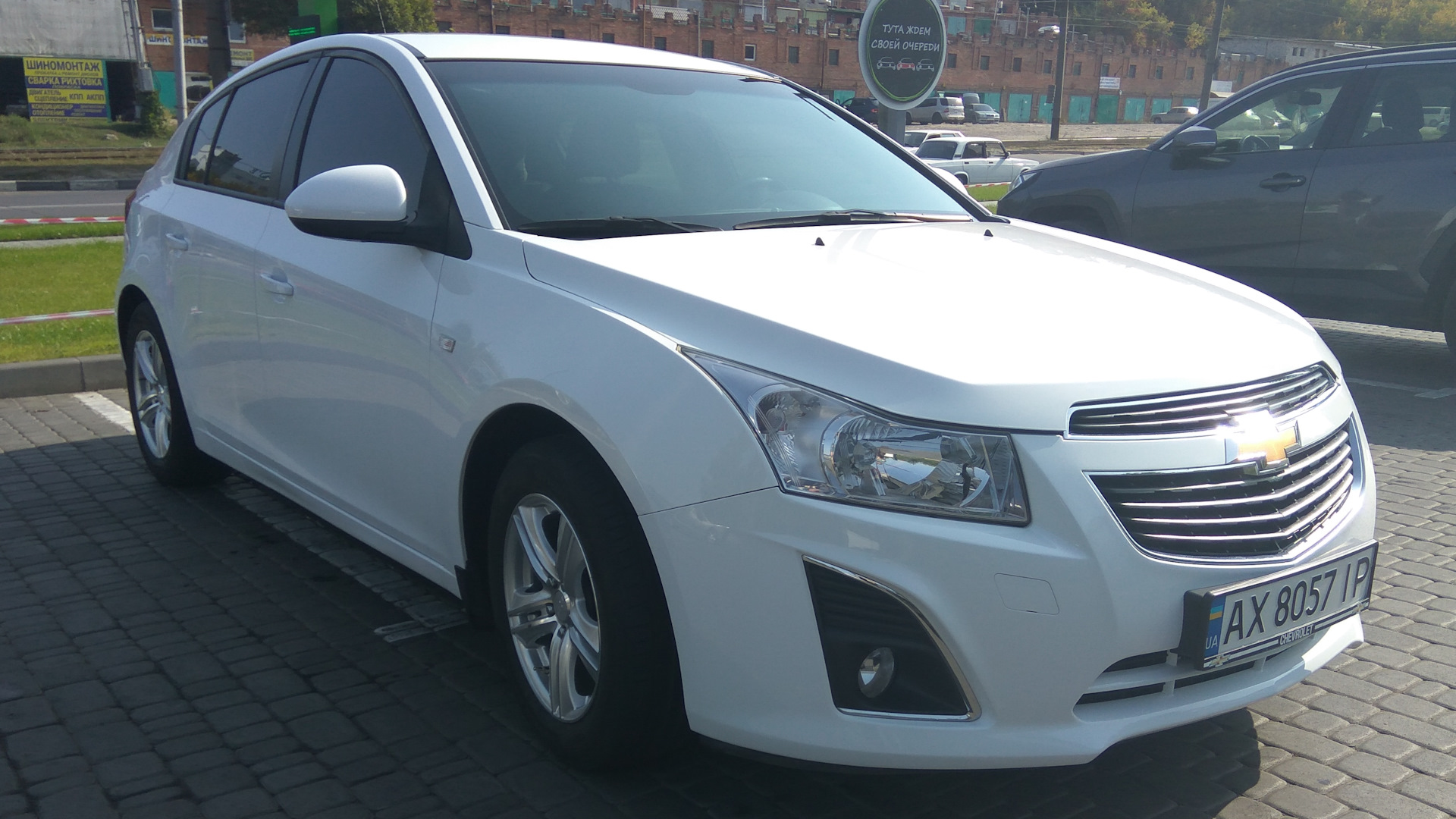 Chevrolet Cruze Hatchback 1.6 бензиновый 2012 | 1,6i (124 л.с.) 5-мех на  DRIVE2