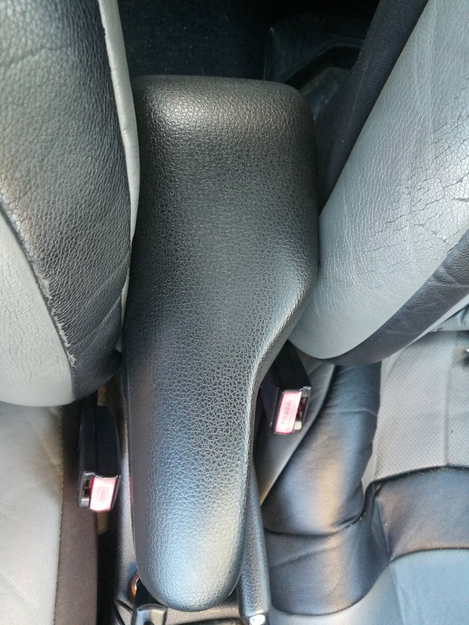 Подлокотник) — Peugeot 406, 1,8 л, 1997 года | аксессуары | DRIVE2