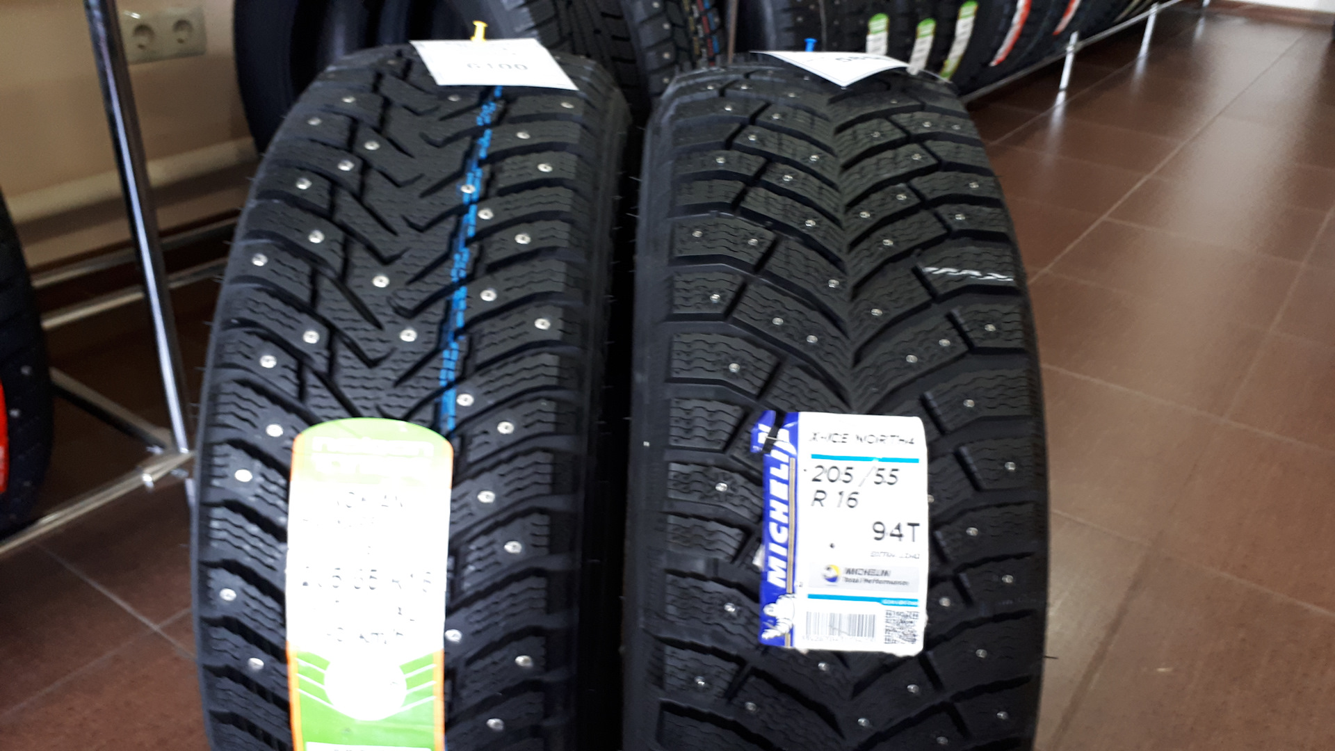 Мишлен ice north 4 r16. Мишлен айс Норд 4. Michelin x-Ice North 4 205/55 r16. Michelin x Ice North 4 215 55 r16. Мишлен Икс айс Норд 4 шины.