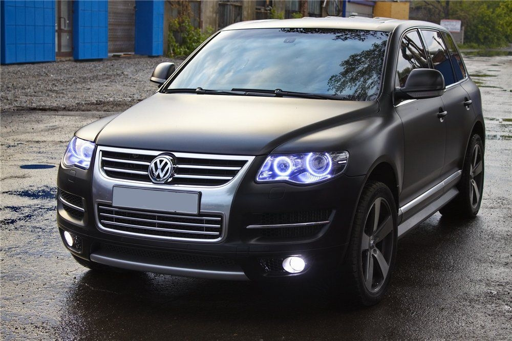 Фару туарег 2008 года. Volkswagen Touareg 2008 Black. Volkswagen Touareg 2006 черный. VW Touareg 2008. Volkswagen Touareg 2008 черный.