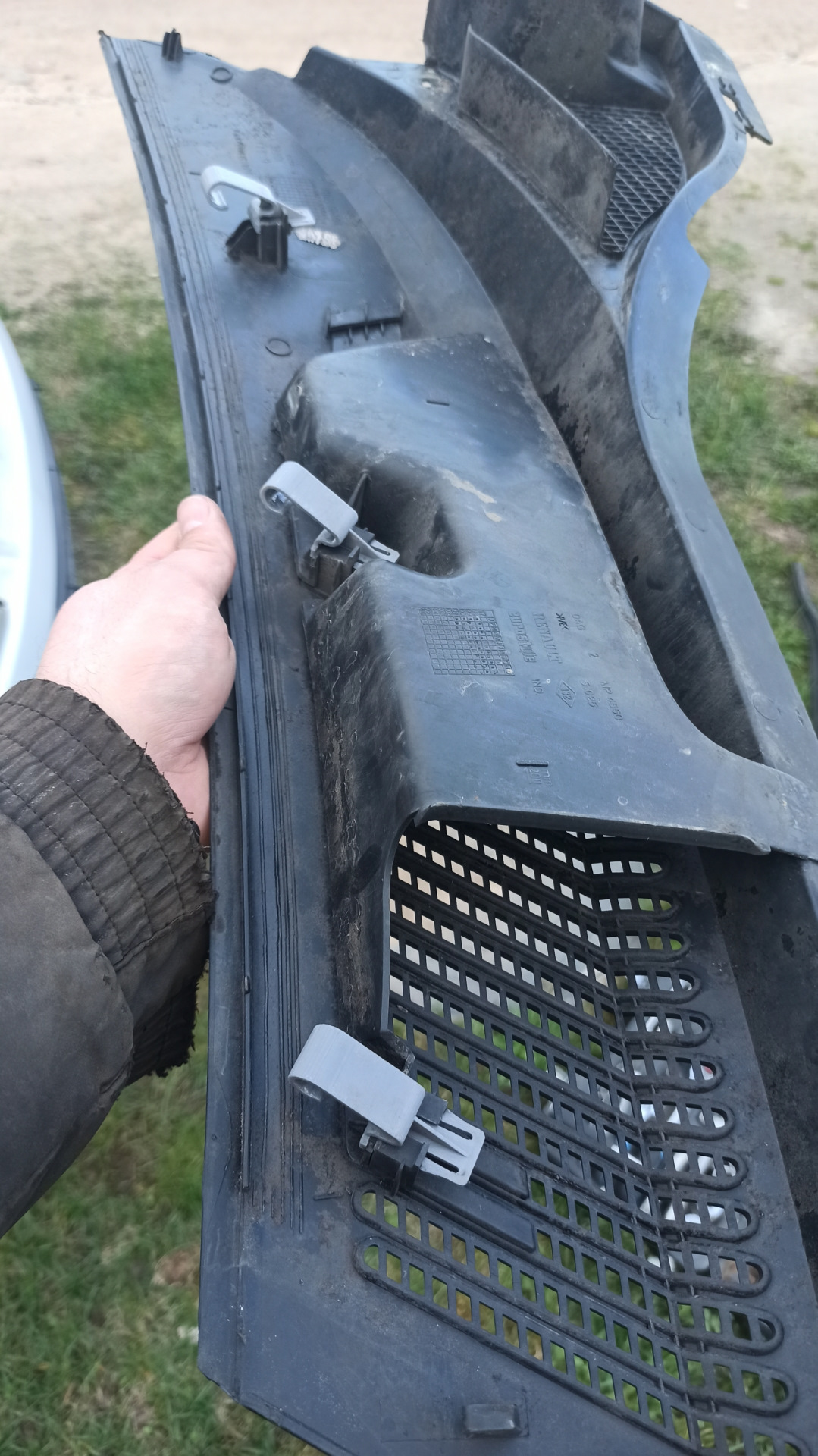 Клипсы жабо или дождевика — Renault Scenic I, 1,9 л, 2001 года ...