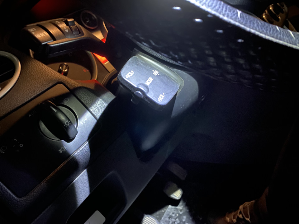 Установка подрулевого джойстика управления мультимедиа — Ford Focus II ...