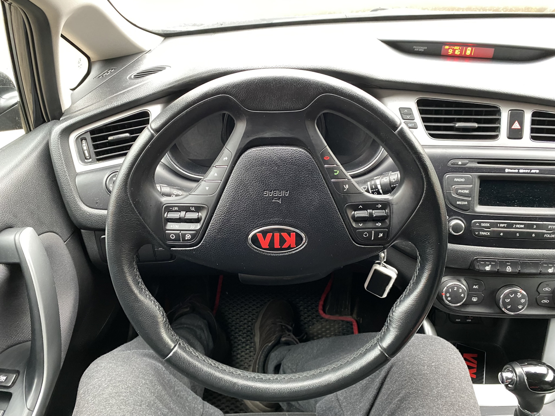 Kia ceed не видит флешку