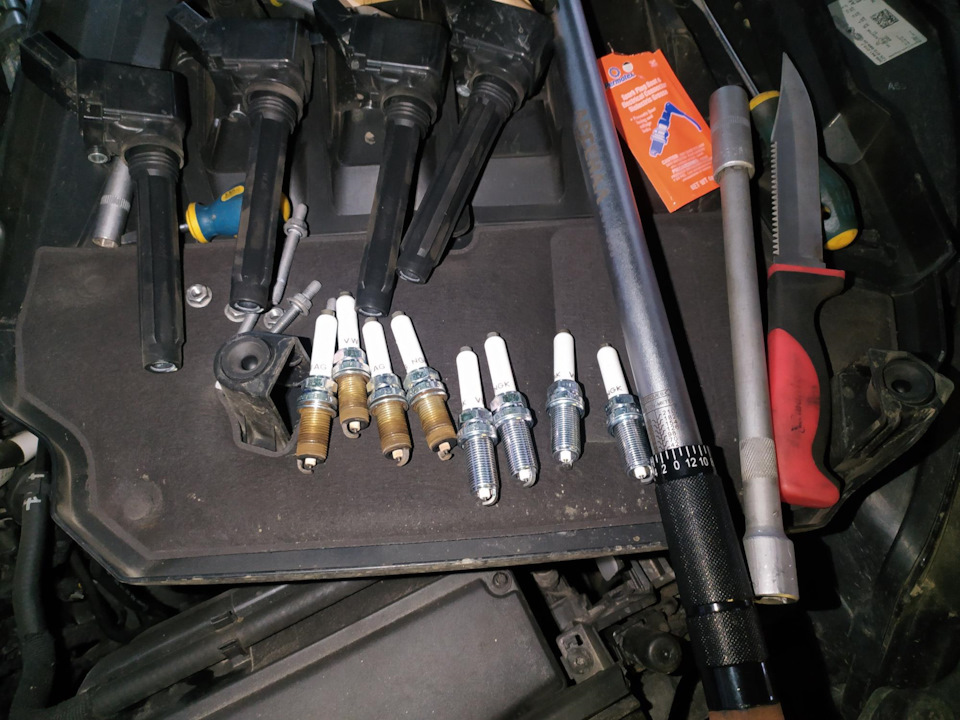 8 Комплект новых и старых свечек — Skoda Kodiaq (1G)