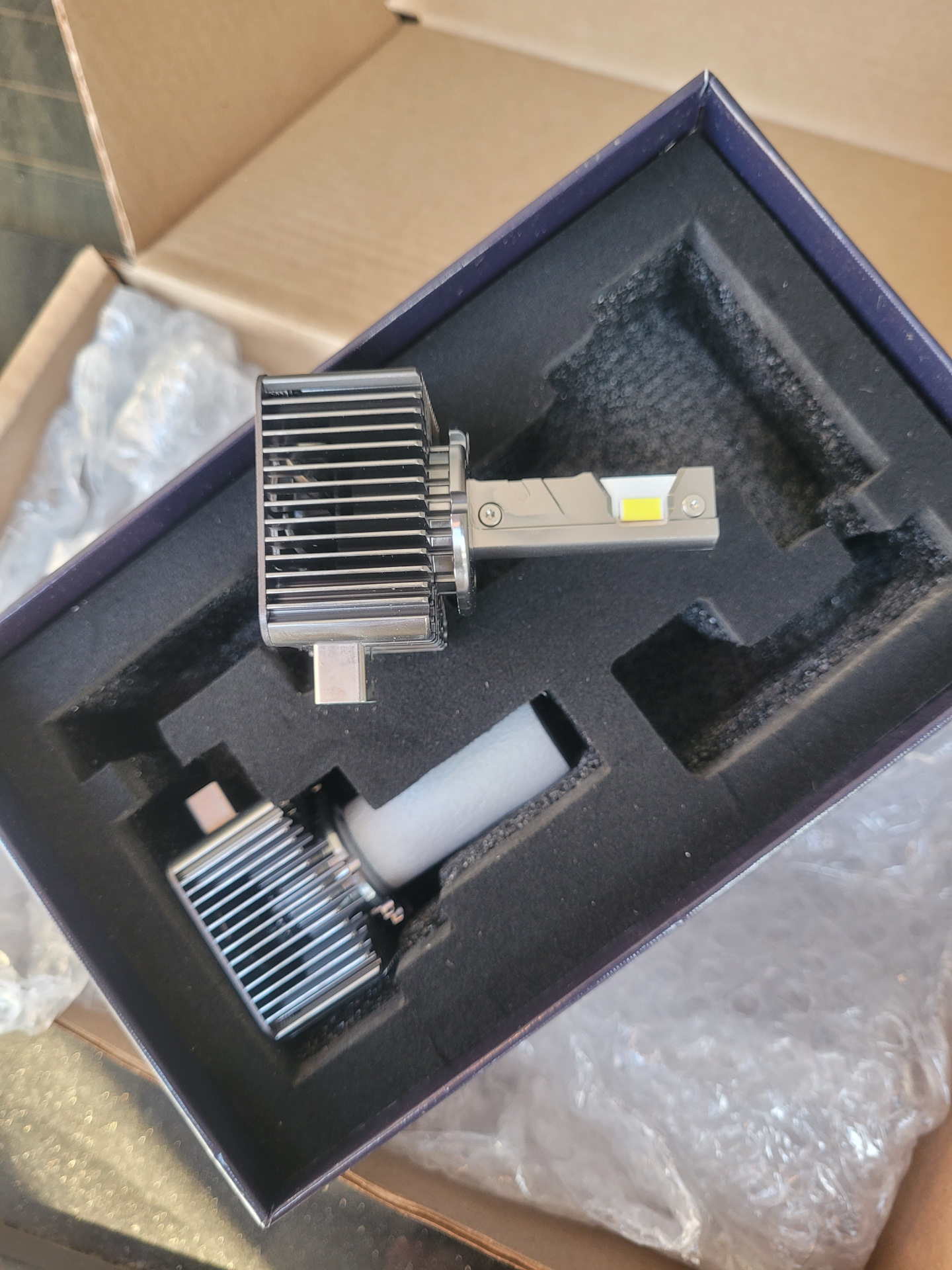 Led лампы вместо ксенона — Volkswagen Polo Sedan, 1,6 л, 2012 года ...