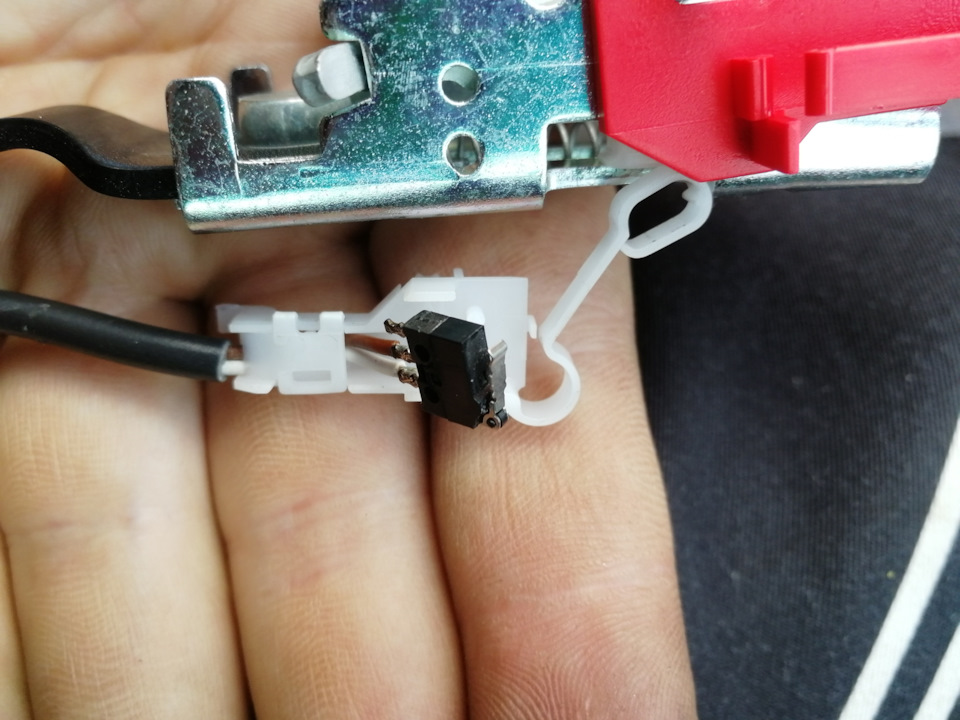 Датчик ремня безопасности. Поломка — Lada 21093, 1,6 л, 2001 года ...