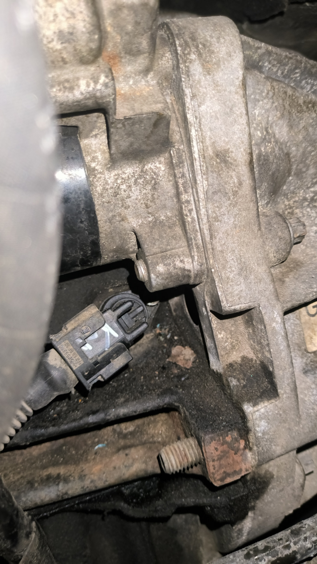 Не заводится на горячую, ошибка 7717. Датчик коленвала и распредвала ...