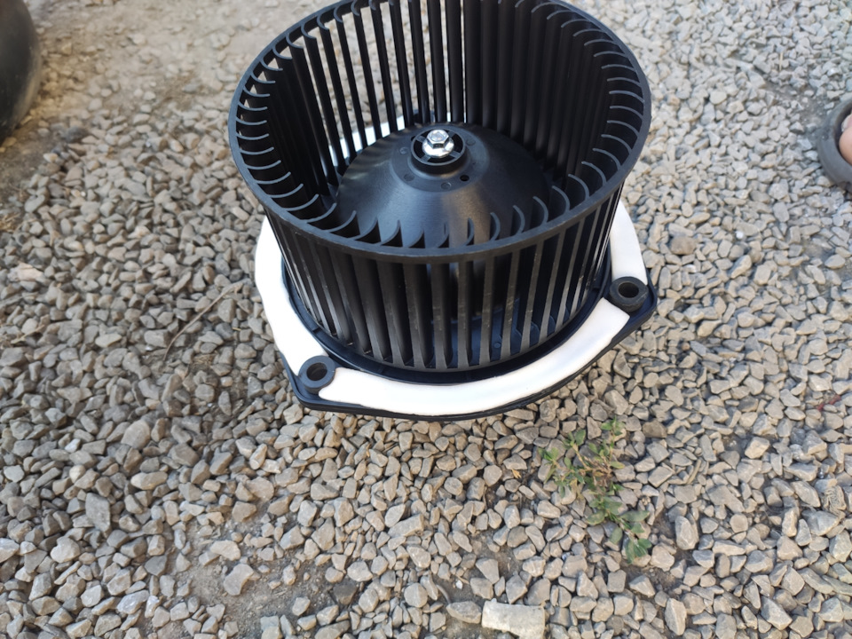 Замена моторчика печки на Приоре хэтчбэк — Lada Приора хэтчбек, 1,6 л ...