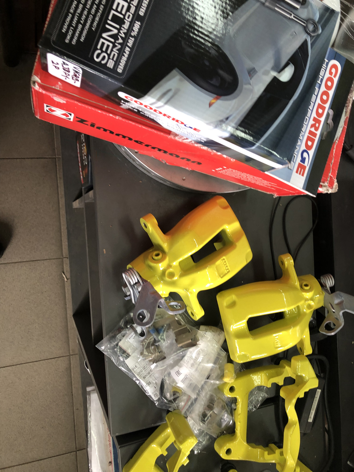 Задние тормоза от r — Volkswagen Golf Mk6 GTI, 2 л, 2011 года ...