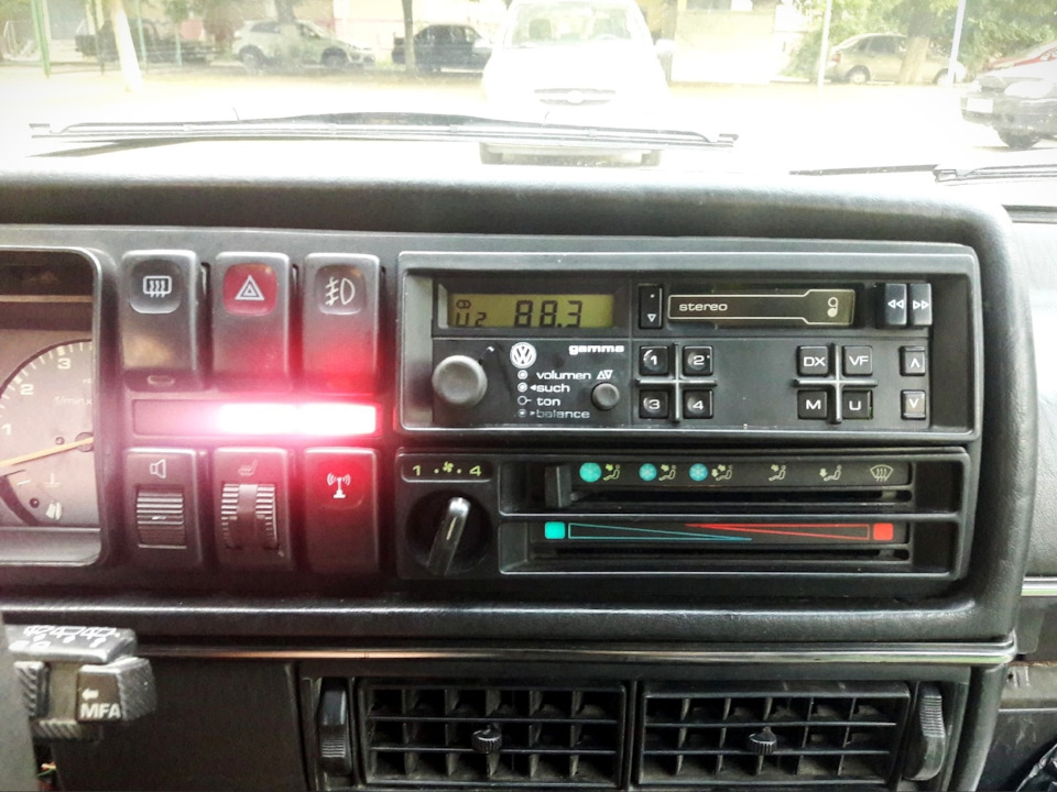 Электроантенна beru и кнопка. — Volkswagen Golf Mk2, 1,8 л, 1989 года ...