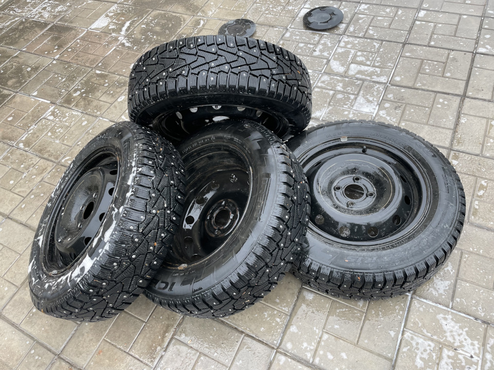 Шины зимние шипованные Pirelli 185/65 R15, штампованные диски ТЗСК ...