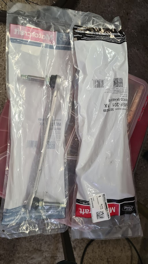 Фото в бортжурнале Ford Mustang (5G). Запчасти на фото: MEF201, BR3Z5K483B