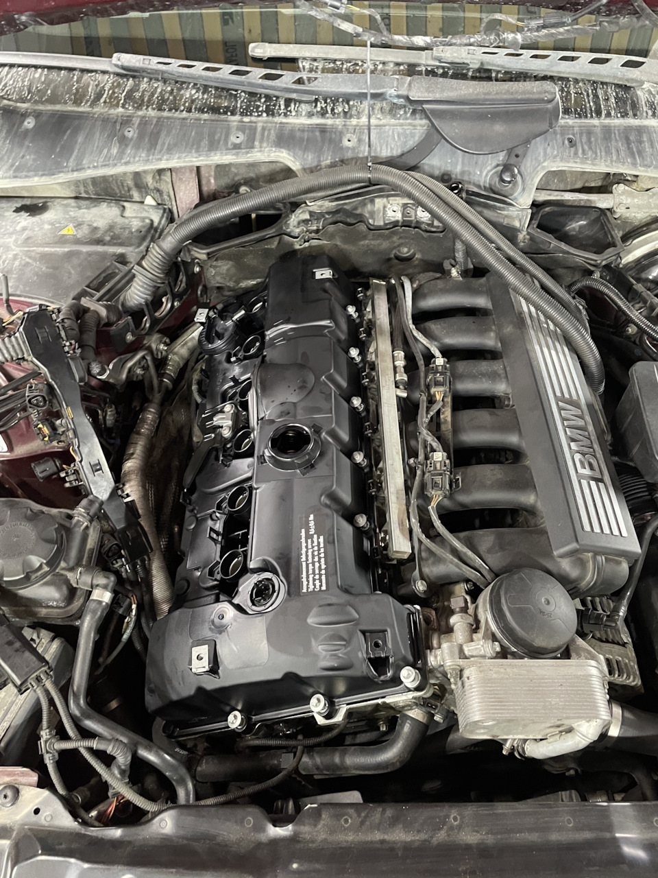 Замена клапанной крышки n52b25 — BMW 5 series (E60), 2,5 л, 2008 года ...