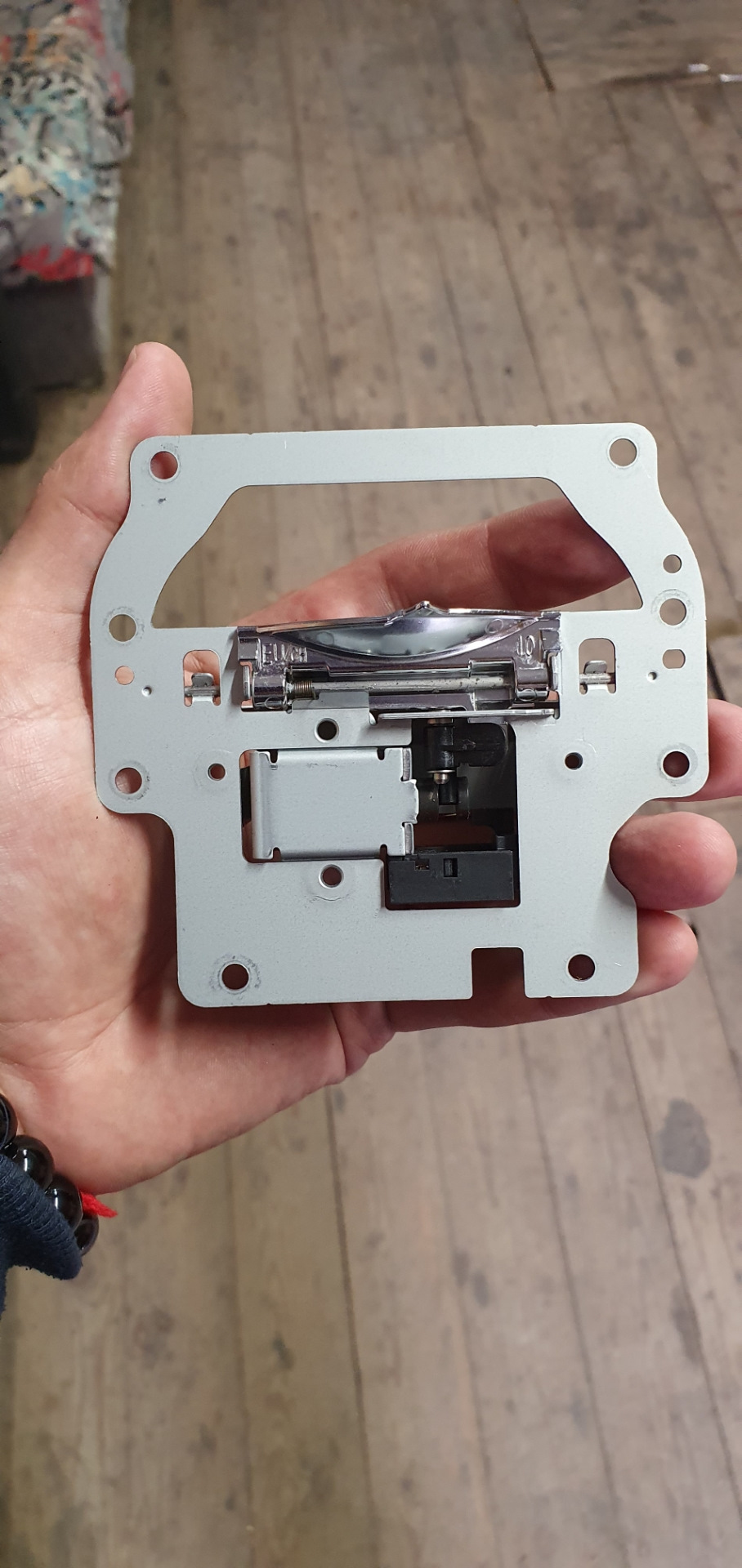 Замена шторок на европейские, покраска маски фар в чёрный цвет и ...