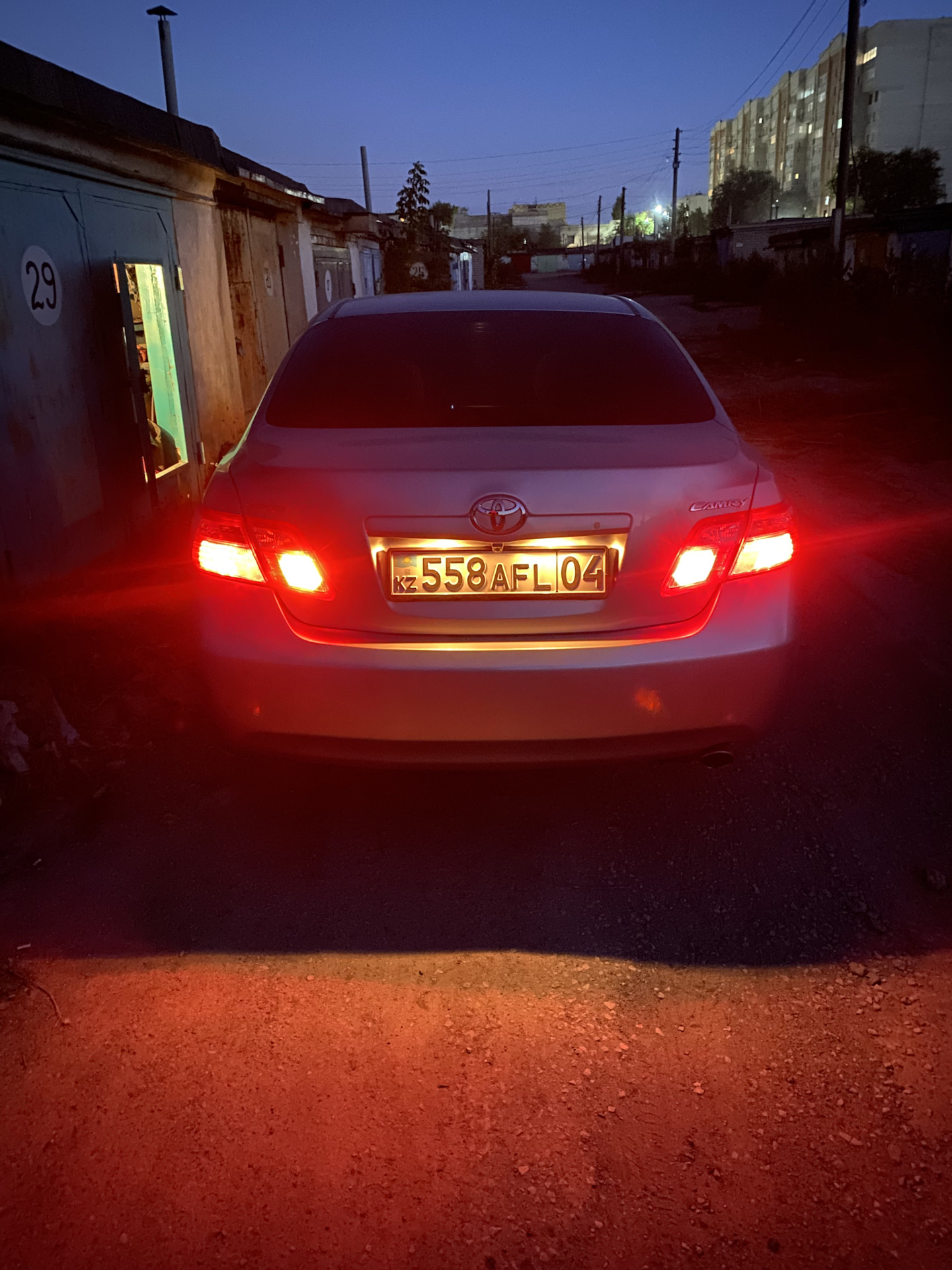 Габариты в крышку багажника — Toyota Camry (XV40), 2,4 л, 2008 года ...