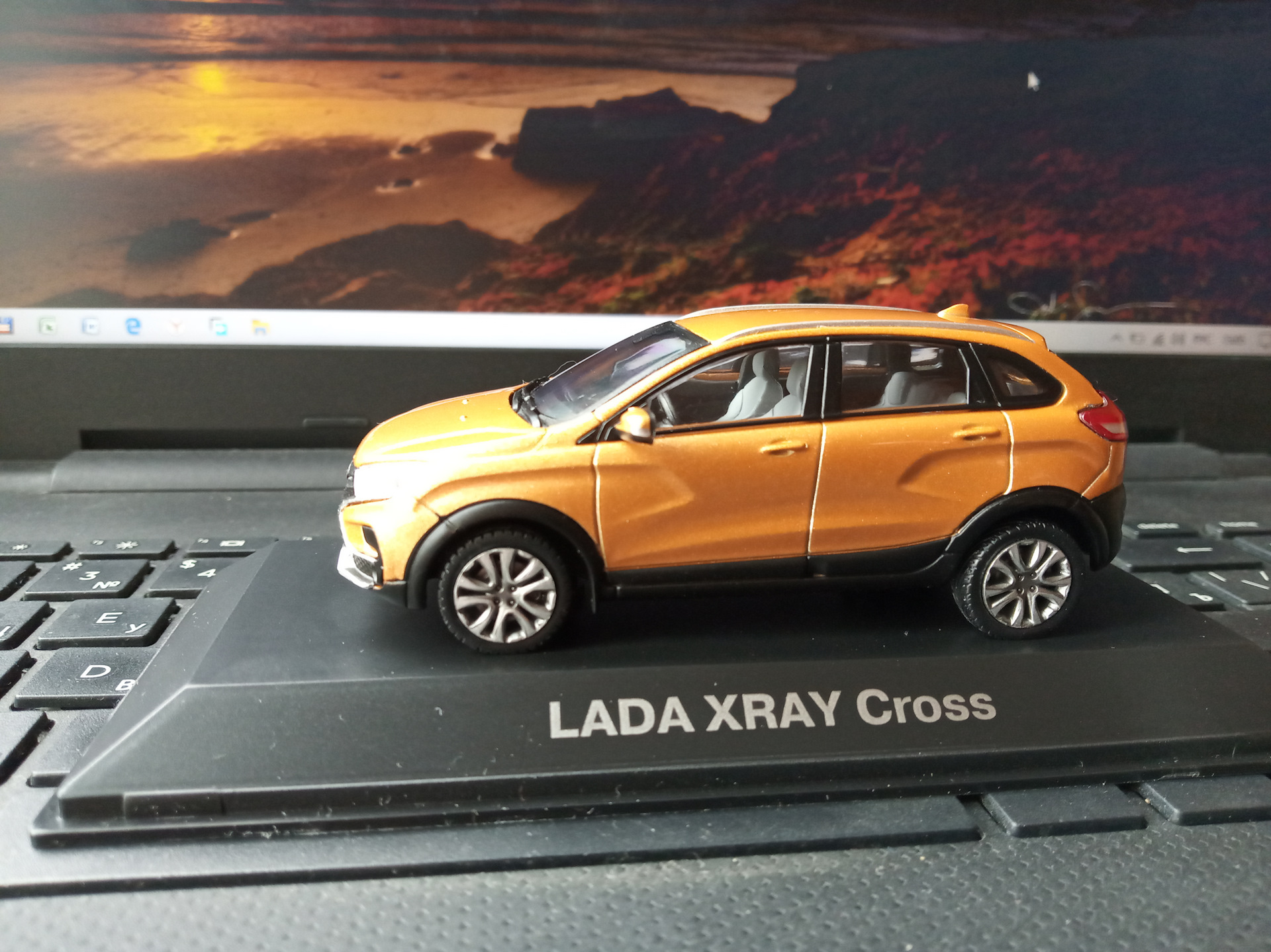 Масштабная модель Lada Xray cross и Vesta sw — Lada XRAY Cross, 1,8 л, 2018  года | аксессуары | DRIVE2