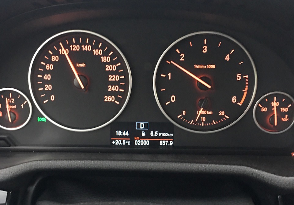 бмв ф10 528i xdrive загорелся чек плавают обороты. датчик холостого хода бмв е34. Bmw x5 m одометр. бмв обороты. бмв km/h.