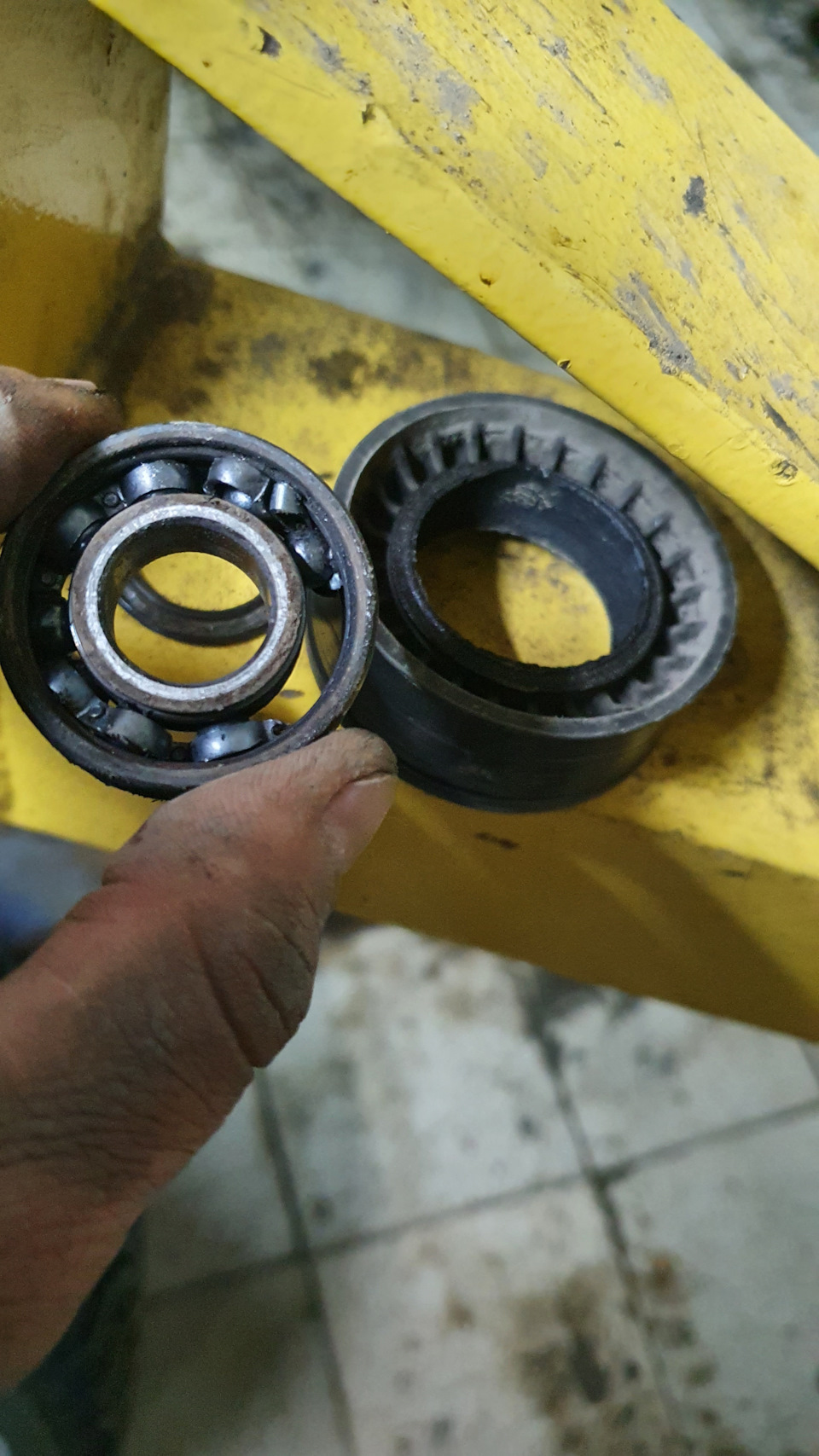 Замена натяжного ролика обводного ремня рено дастер 1.6 — DRIVE2