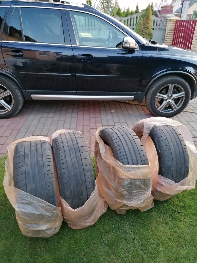 Pirelli P Zero 255/50 R19 — Volvo XC90 (1G). Found on photo: Pirelli PZero 255/50R19