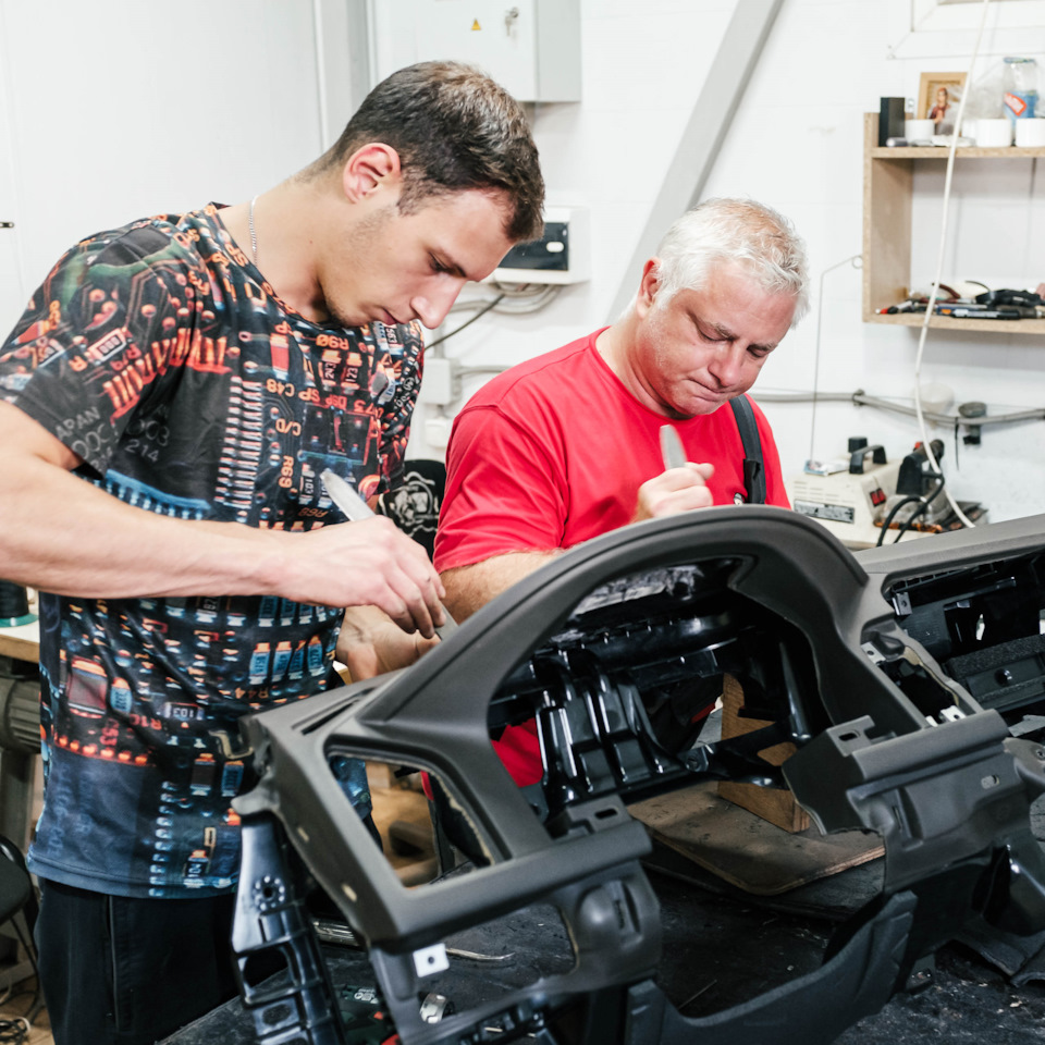 ⚫️🔴⚪️ Перетяжка торпедо в кожу на автомобиле Volvo — ZaShumim на DRIVE2