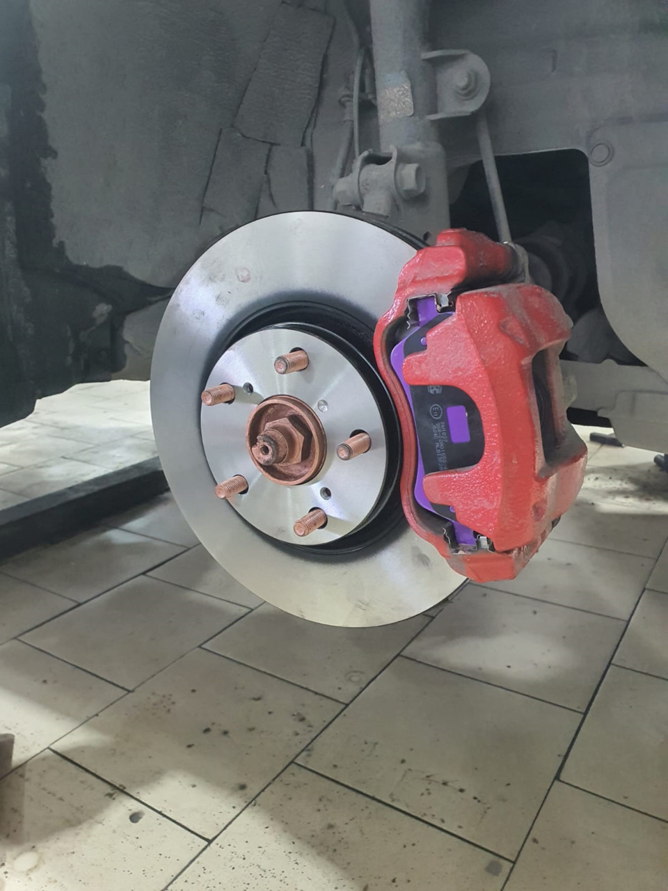тормозные диски TRW + тормозные колодки NIBK — Toyota Avensis III, 2 л ...