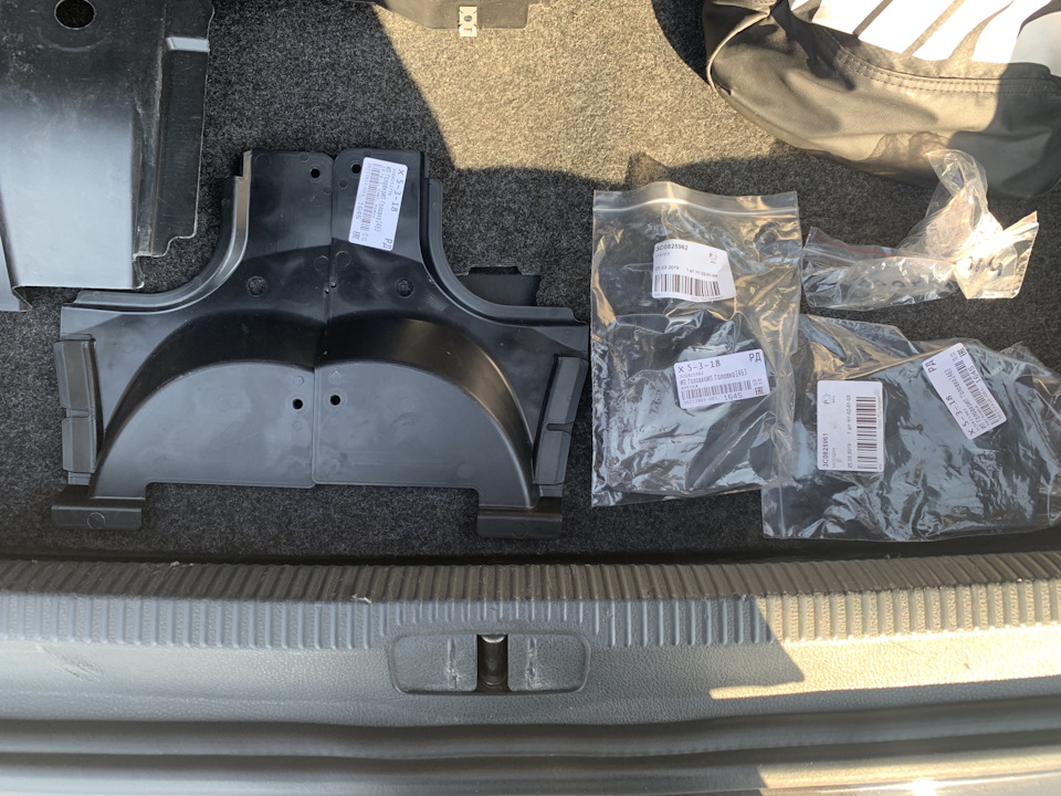 Пластик днища — Volkswagen Passat B6, 3,2 л, 2007 года | аксессуары ...